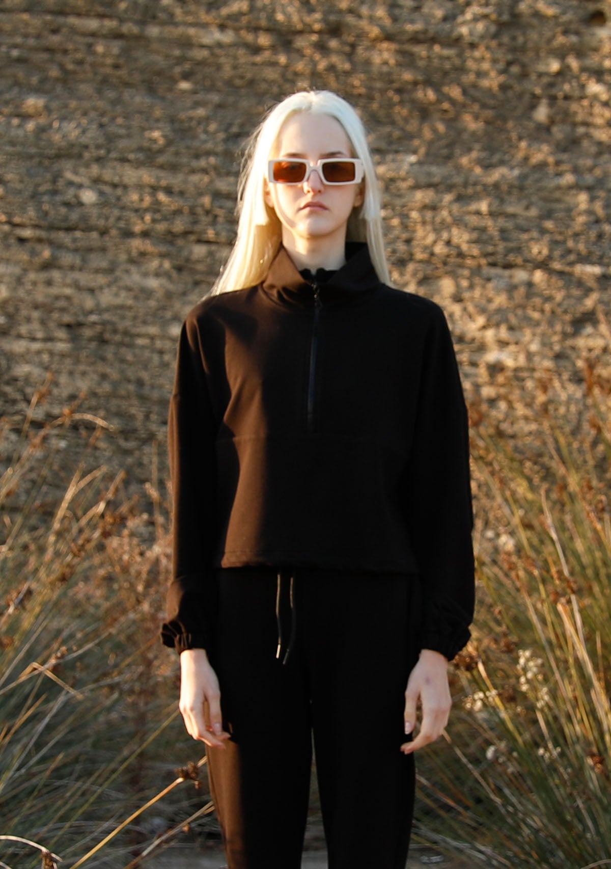 Boğazda Fermuar Detaylı Siyah Sweatshirt