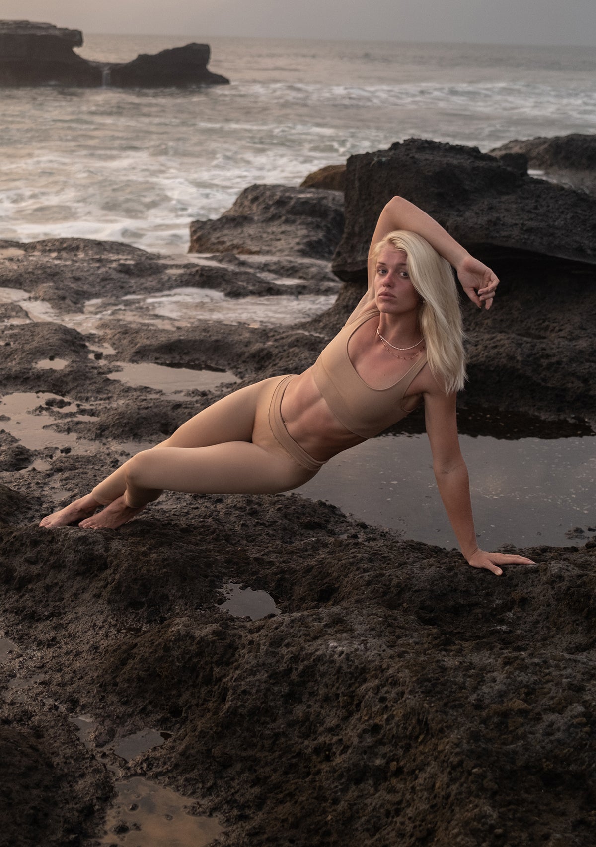 U Yaka Kalın Askılı Dikişsiz Spor Büstiyer