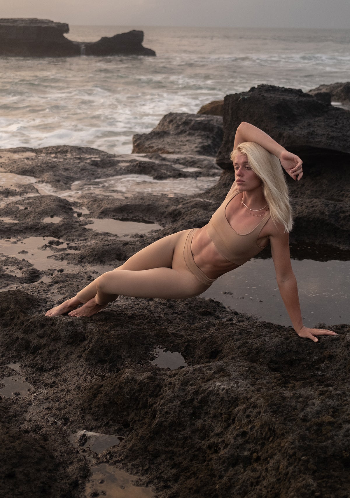 U Yaka Kalın Askılı Dikişsiz Spor Büstiyer