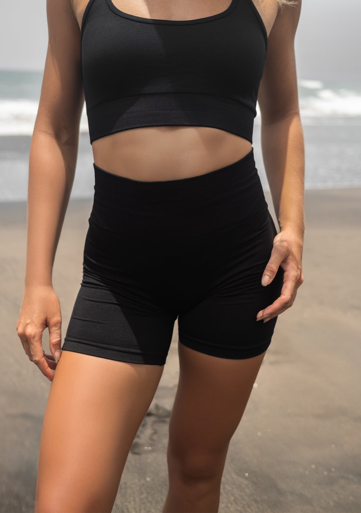 Kalın Kemerli Dikişsiz Spor Şort