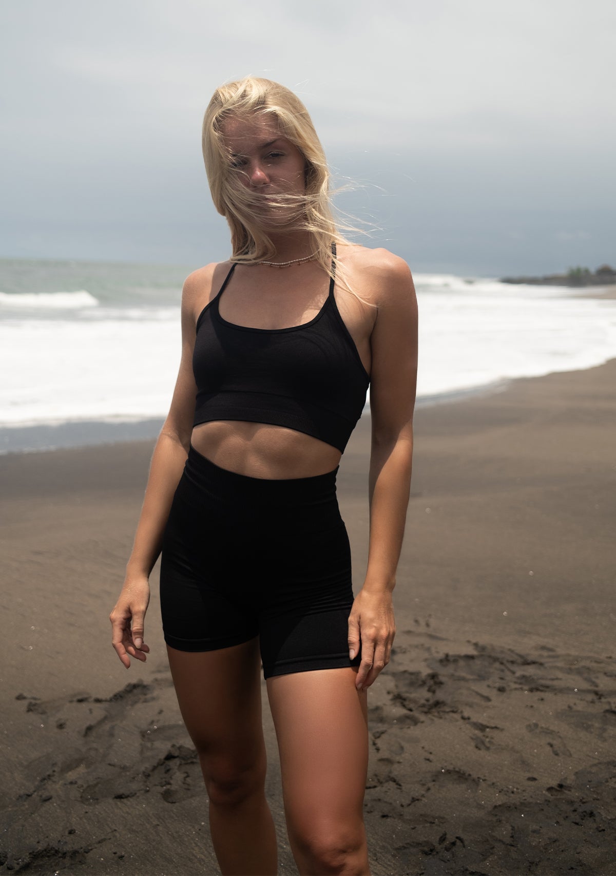 Kalın Kemerli Dikişsiz Spor Şort