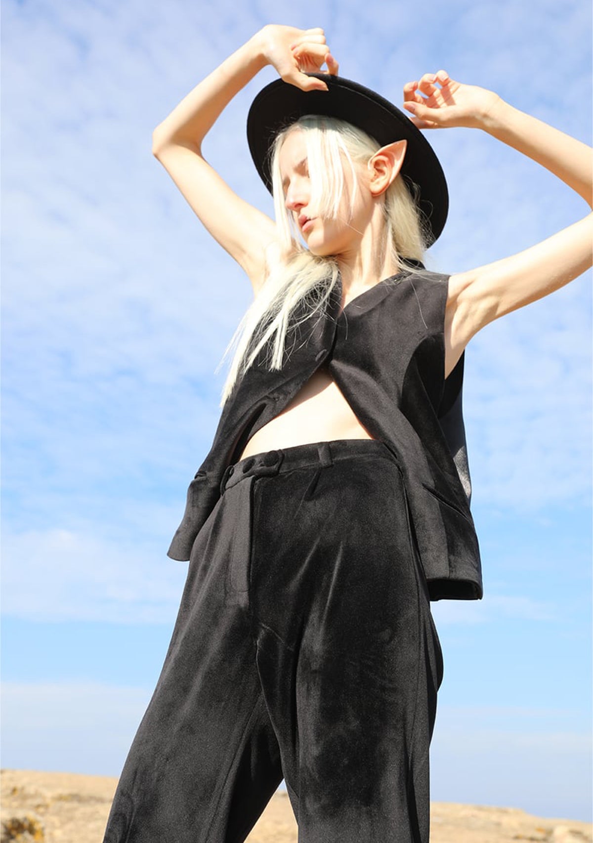 Siyah Kadife Düz Kesim Pantolon