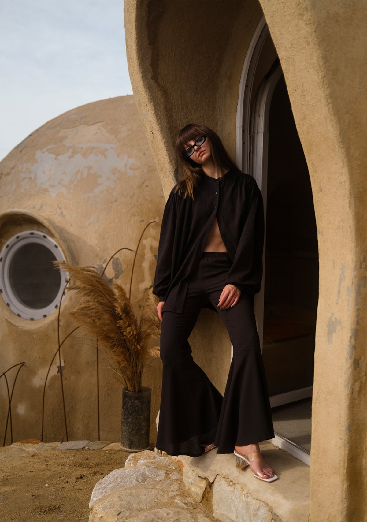 Si Black Embellished Linen Pants