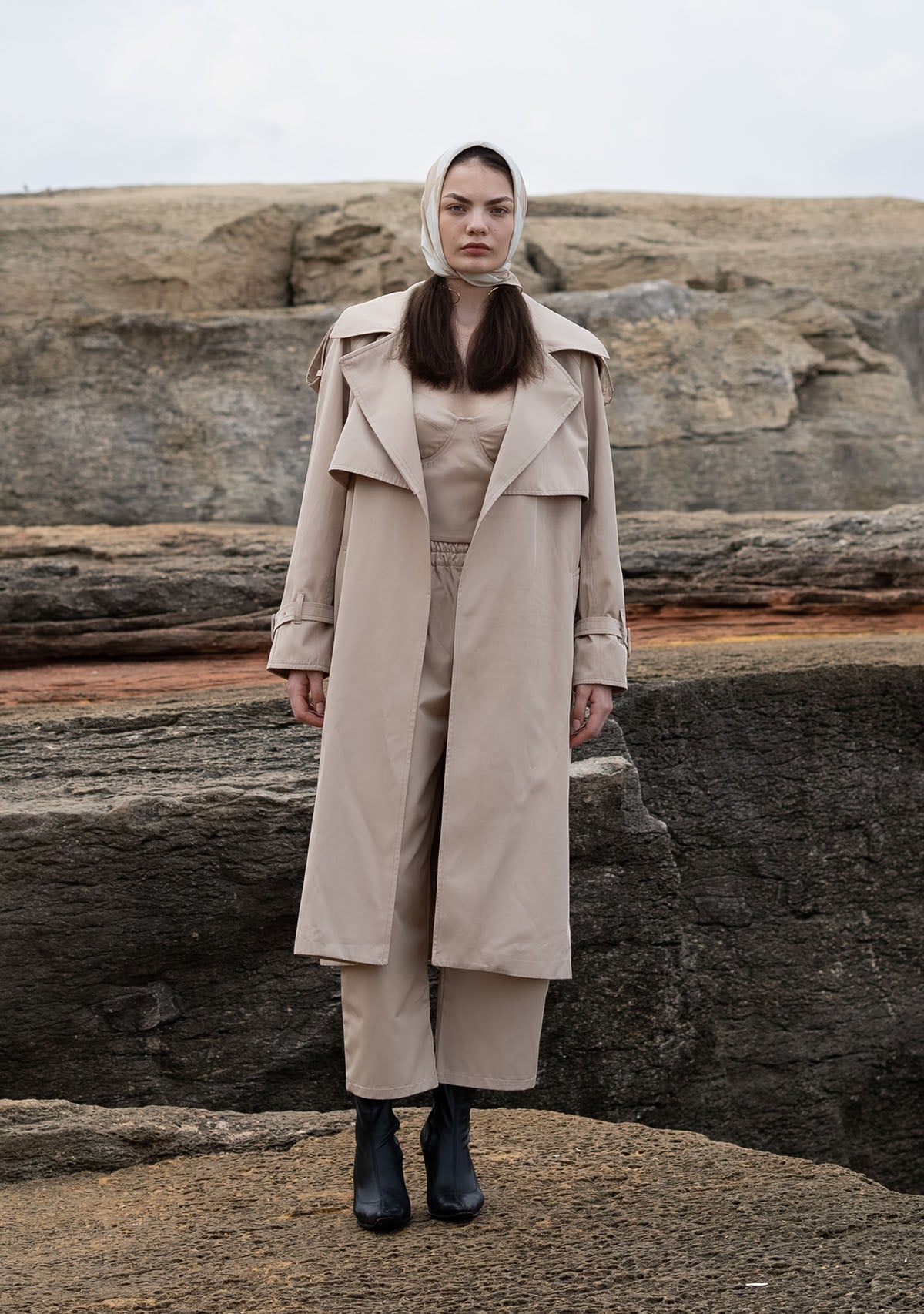 Krem Dik Yakalı Trençkot