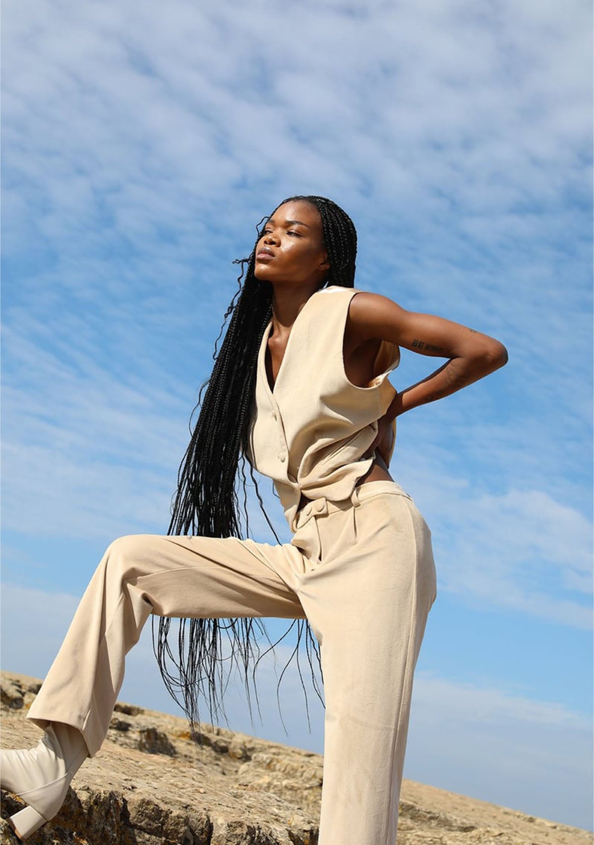 Krem Kadife Düz Kesim Pantolon