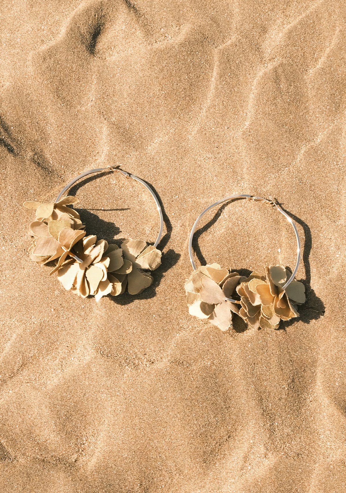 Sekhmet Beige Tencel Earring