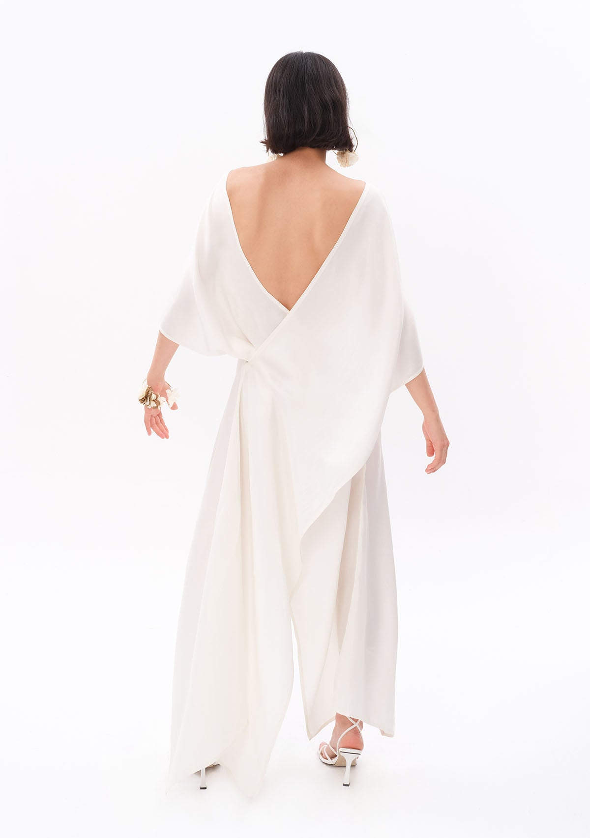 Beyaz Luxe Tencel™ Elbise