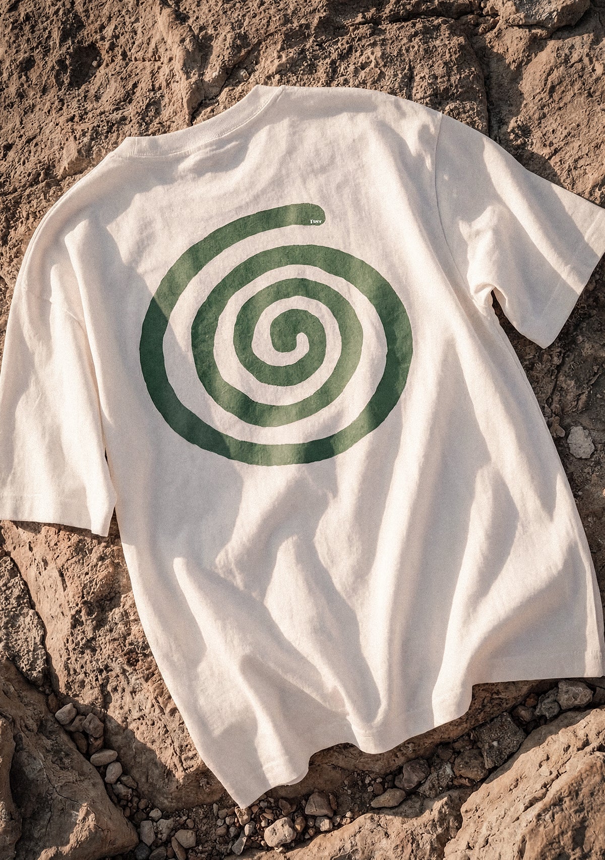 kundalini-tshirt-lifestyle-ghost-tinybrand.jpeg