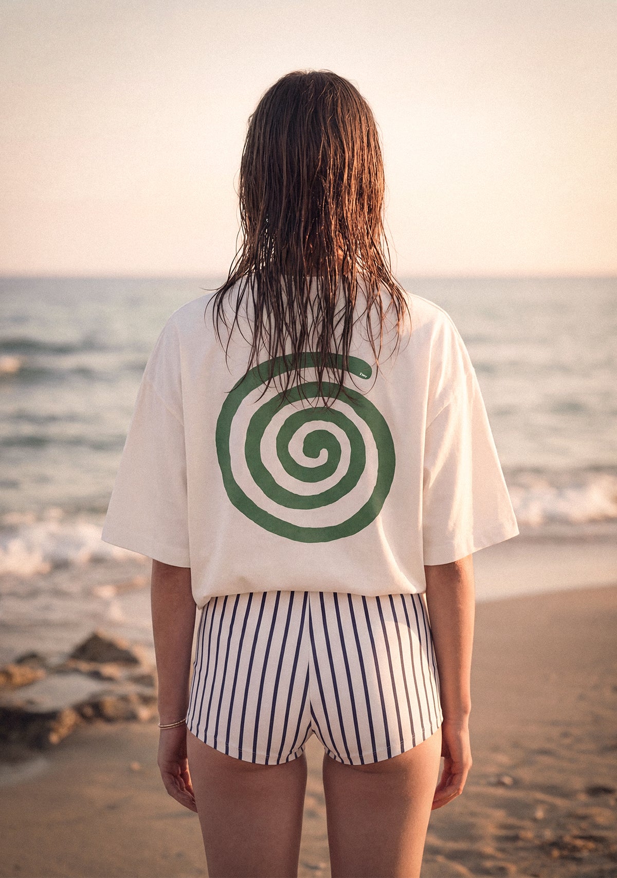 kundalini-tshirt-outside-back-look-tinybrand.jpeg