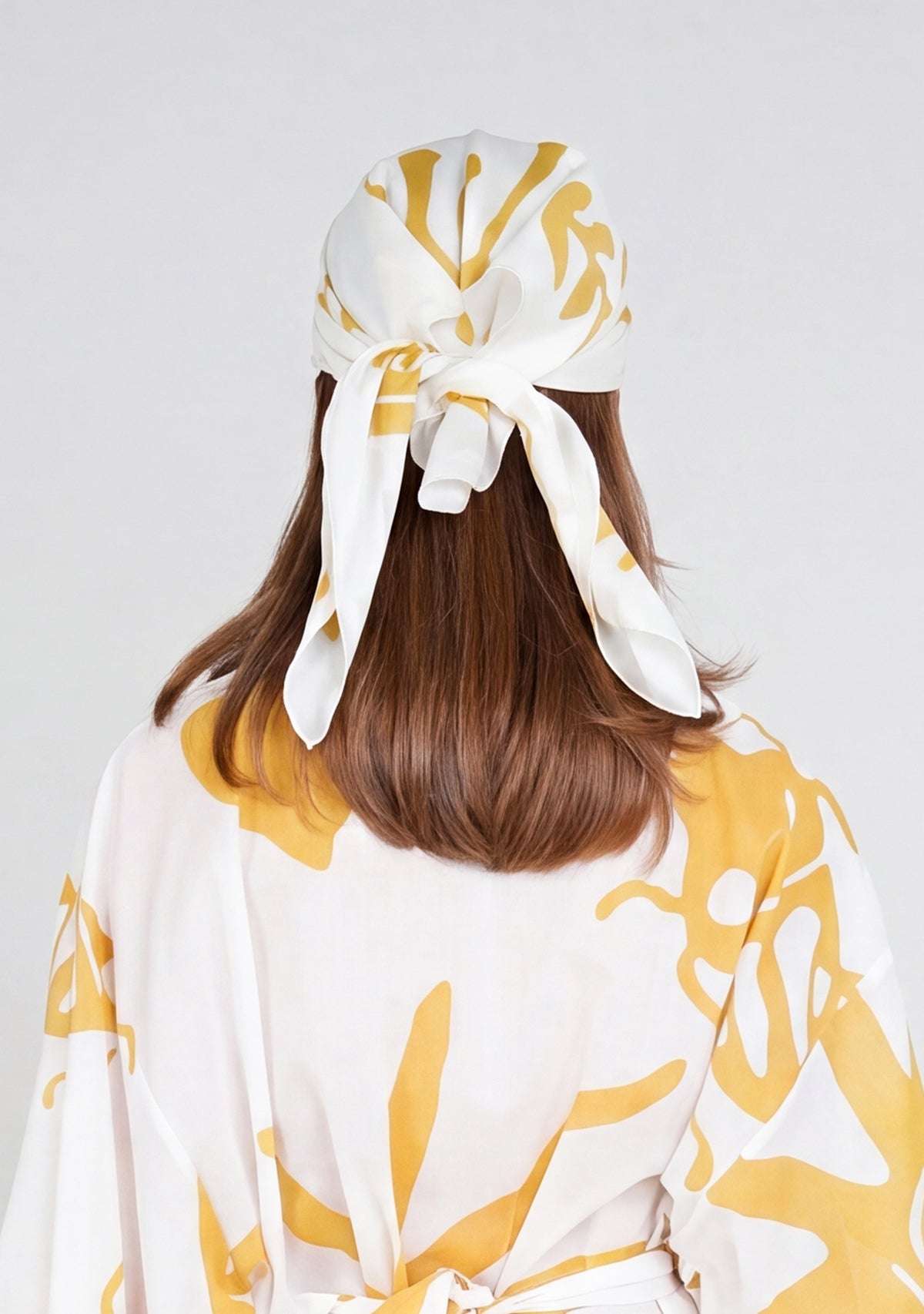 sukhsuma-light-scarf-back-wiew