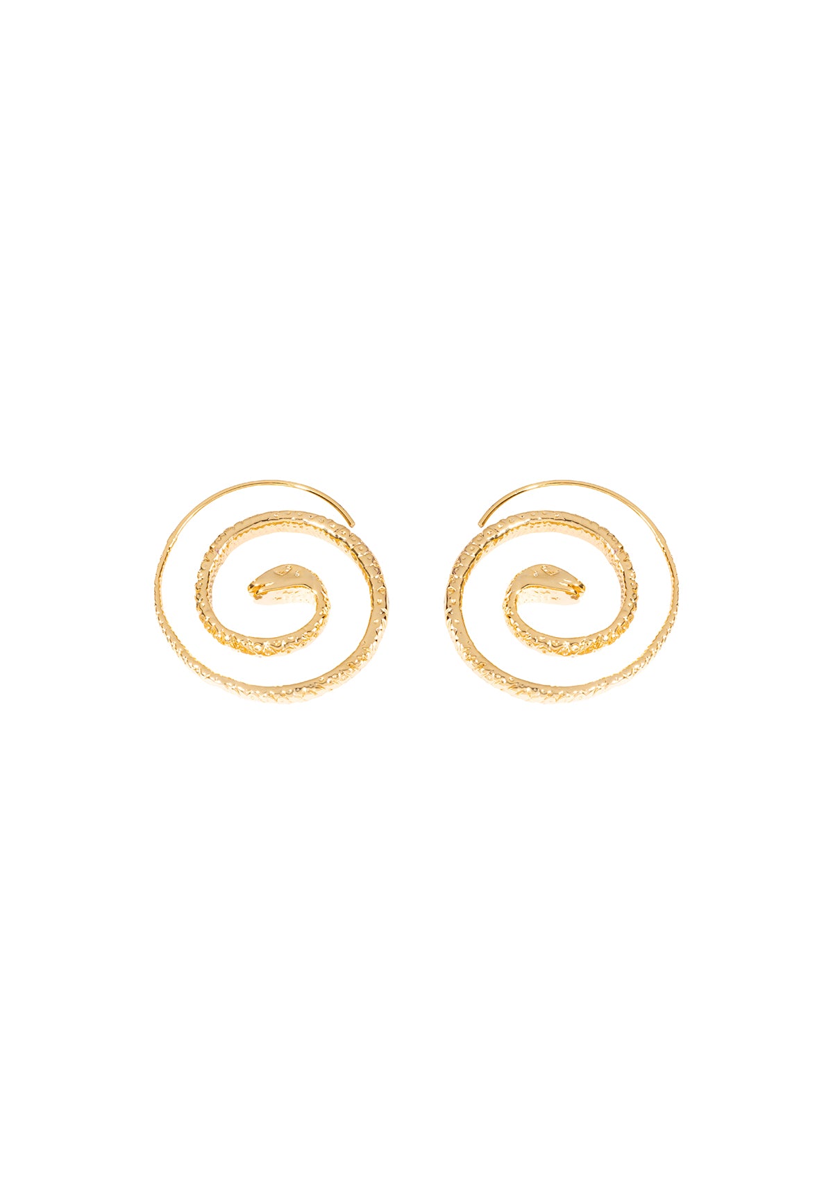 Tiny altın kaplama spiral yılan küpe, beyaz fon ürün detayı