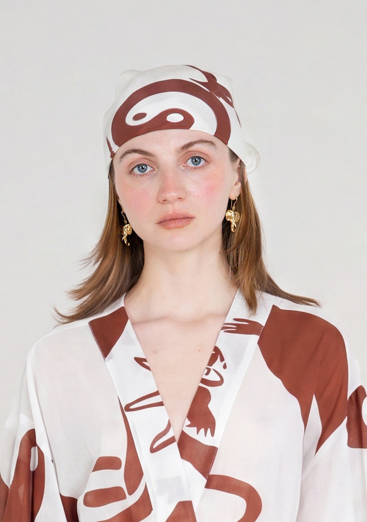 yinyang-light-scarf-indoor-shoot