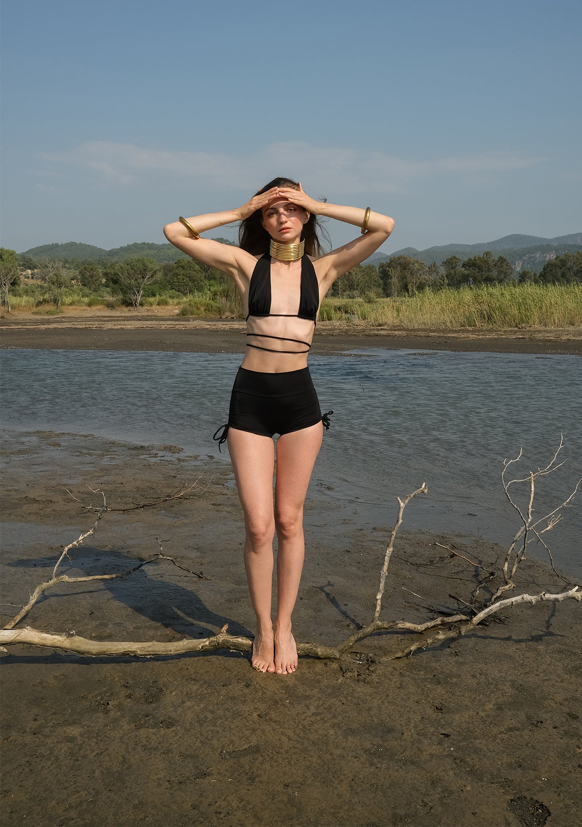 Siyah Bağlamalı Bikini Üstü