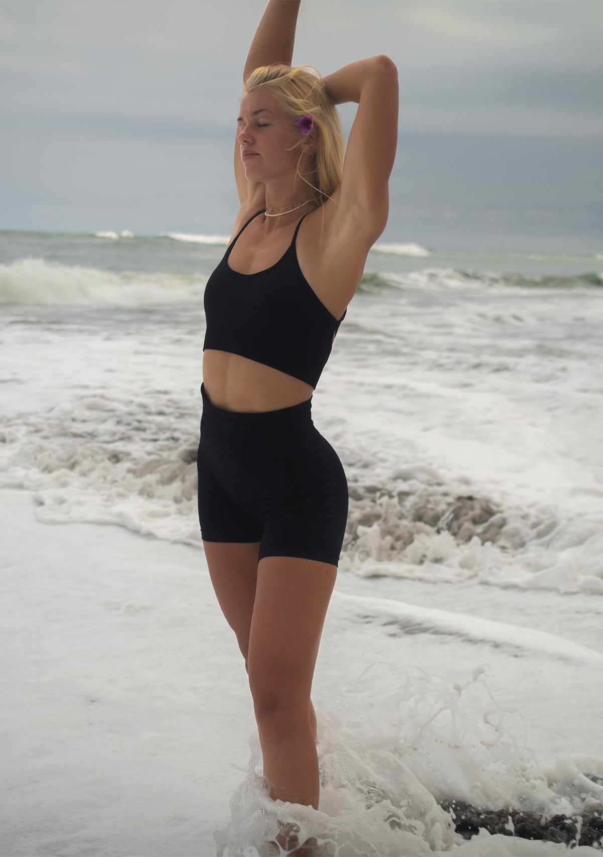 Kalın Kemerli Dikişsiz Spor Şort