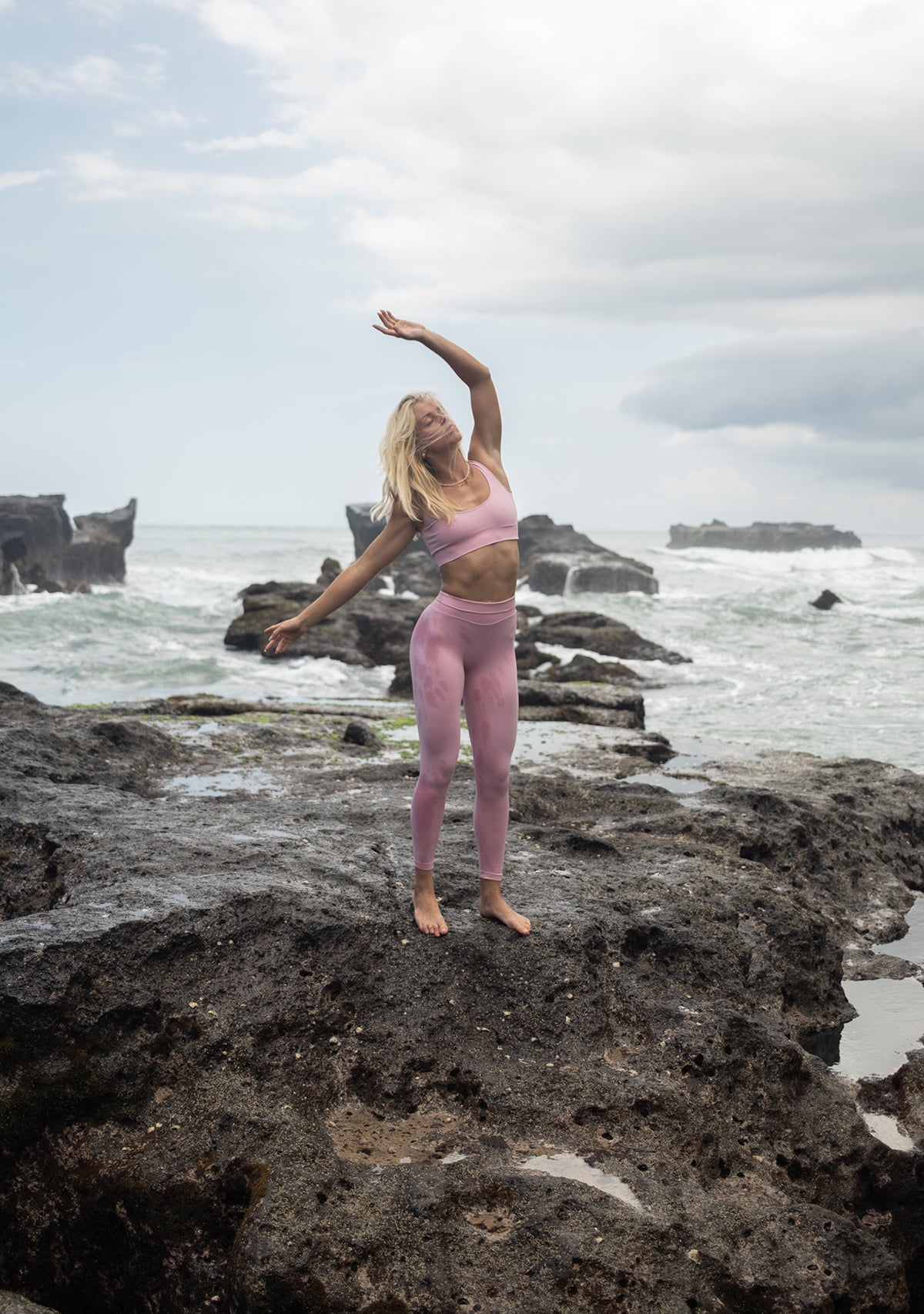 U Yaka Kalın Askılı Dikişsiz Spor Büstiyer