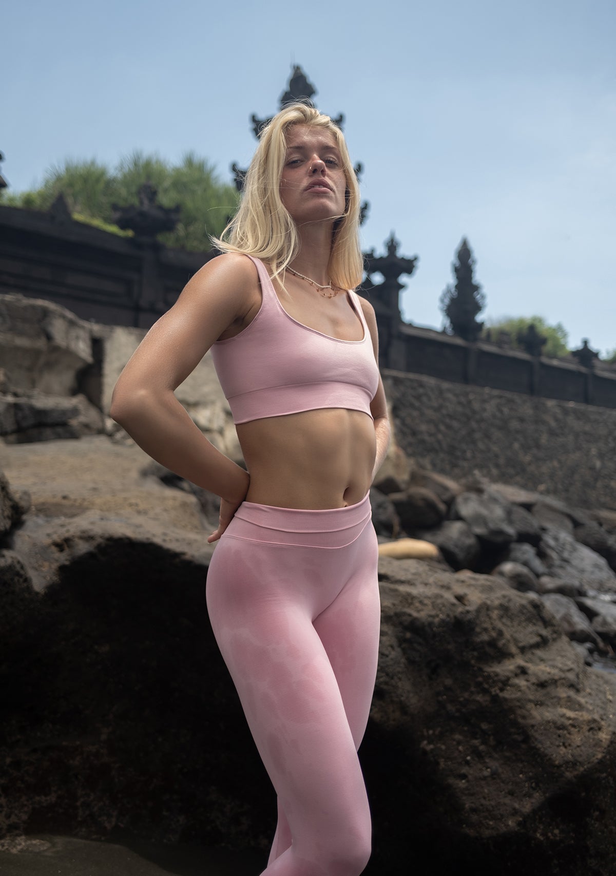 U Yaka Kalın Askılı Dikişsiz Spor Büstiyer