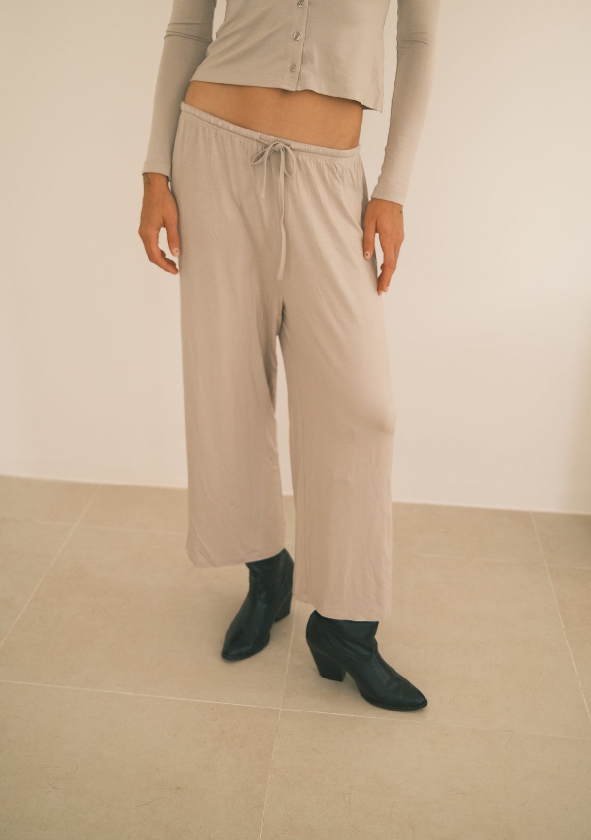 Lastik Belli Dökümlü Pantolon