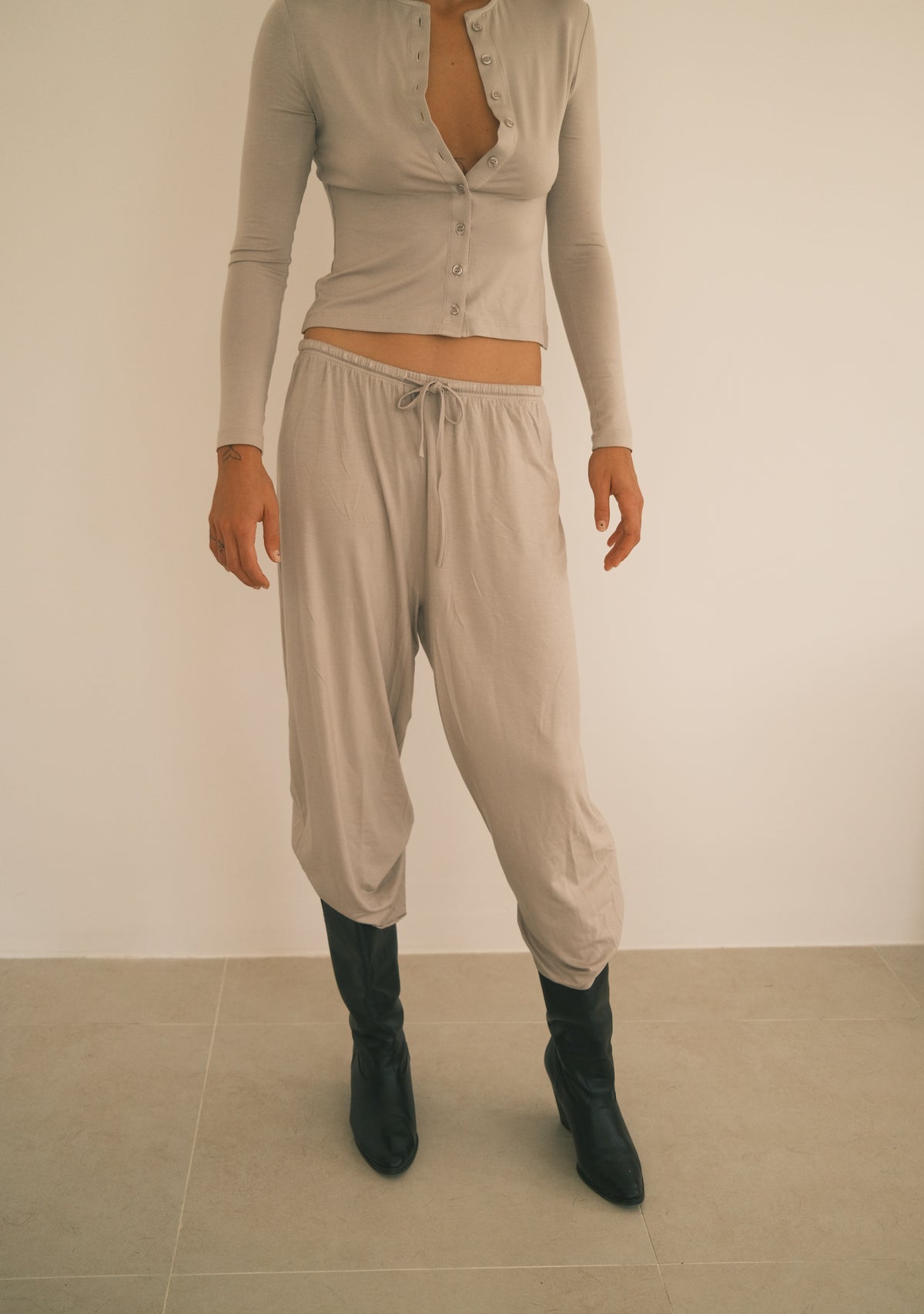 Lastik Belli Dökümlü Pantolon