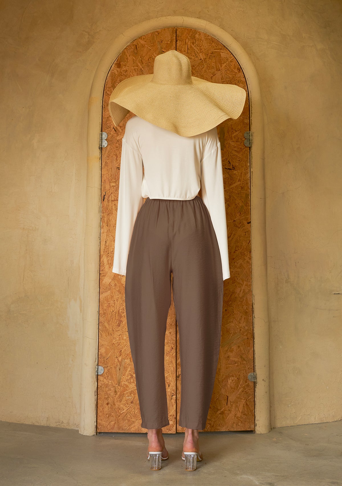 brown-pants-back-wiew-tinyprand.jpg
