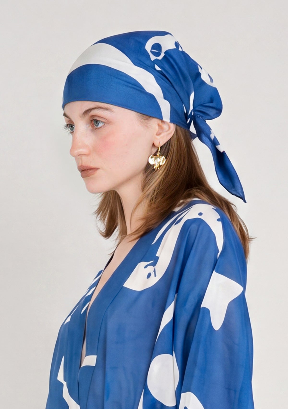 chandra-shadow-scarf-side-wiew
