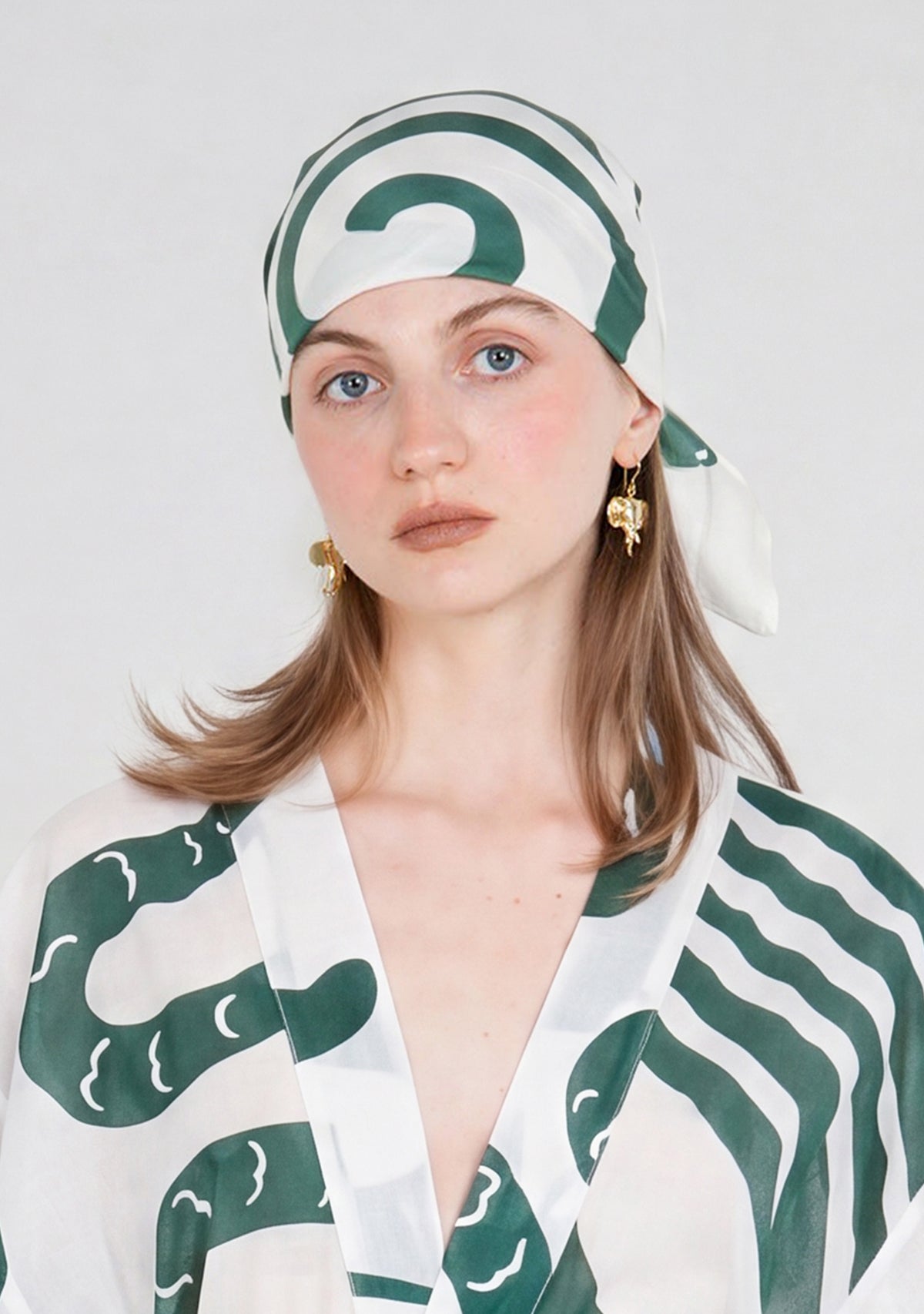 kundalini-light-scarf-clouse-up