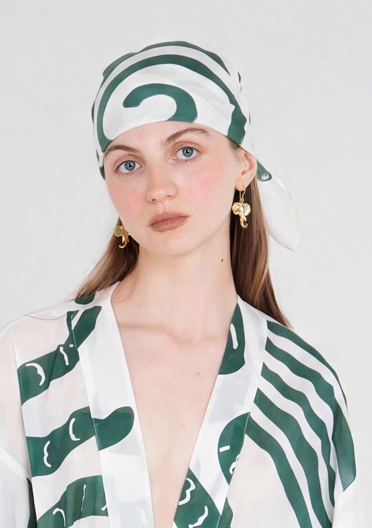 kundalini-light-scarf-clouse-up