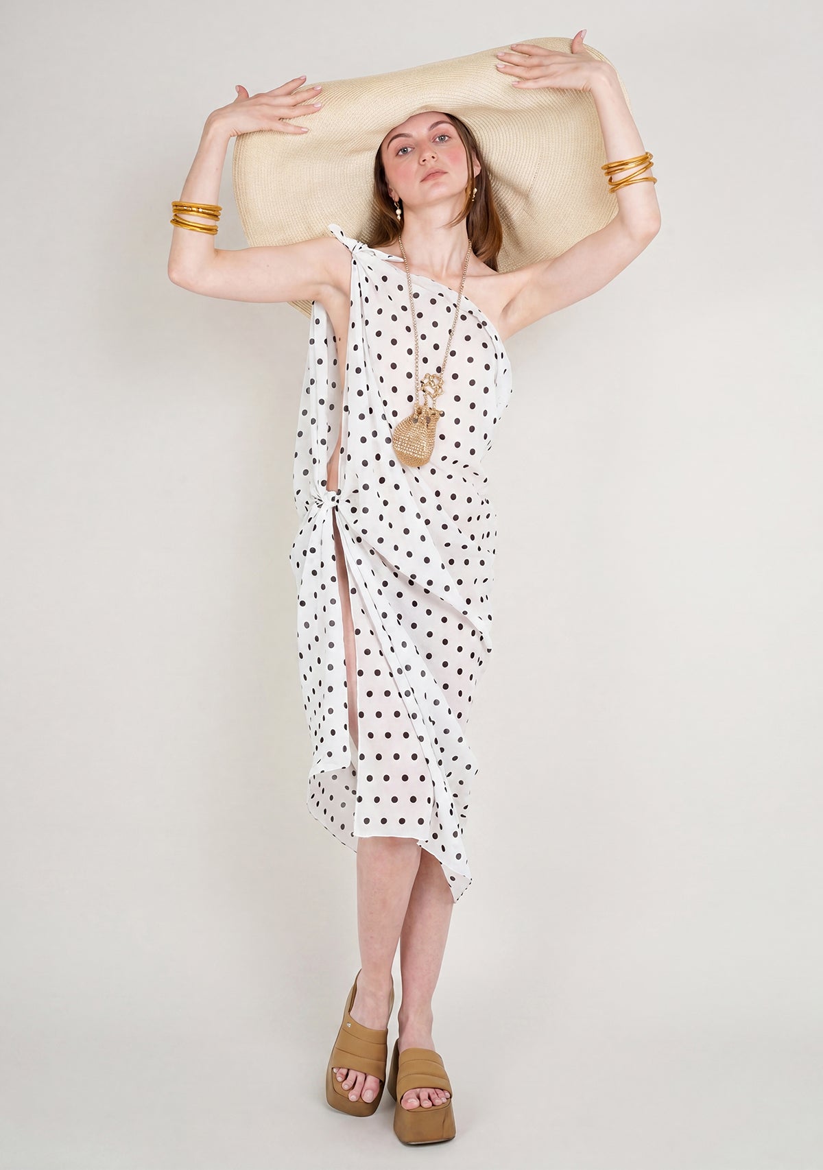 polka-pareo-front-shooting